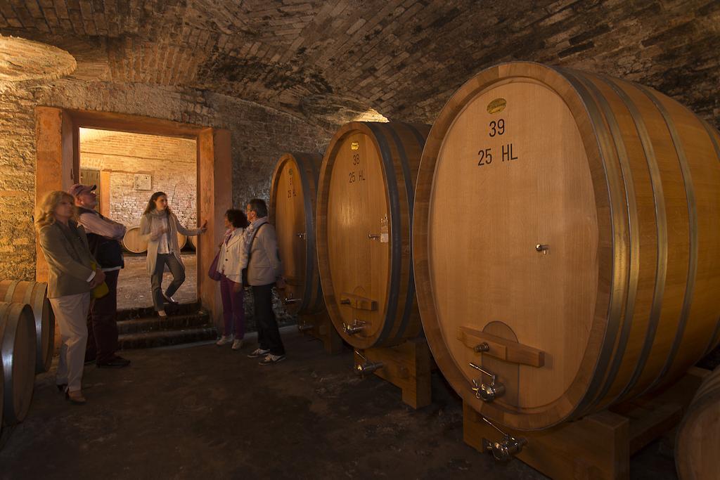 Marchesi Alfieri - Cantine E Ospitalita San Martino Alfieri Exterior foto