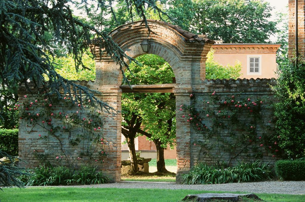 Marchesi Alfieri - Cantine E Ospitalita San Martino Alfieri Exterior foto