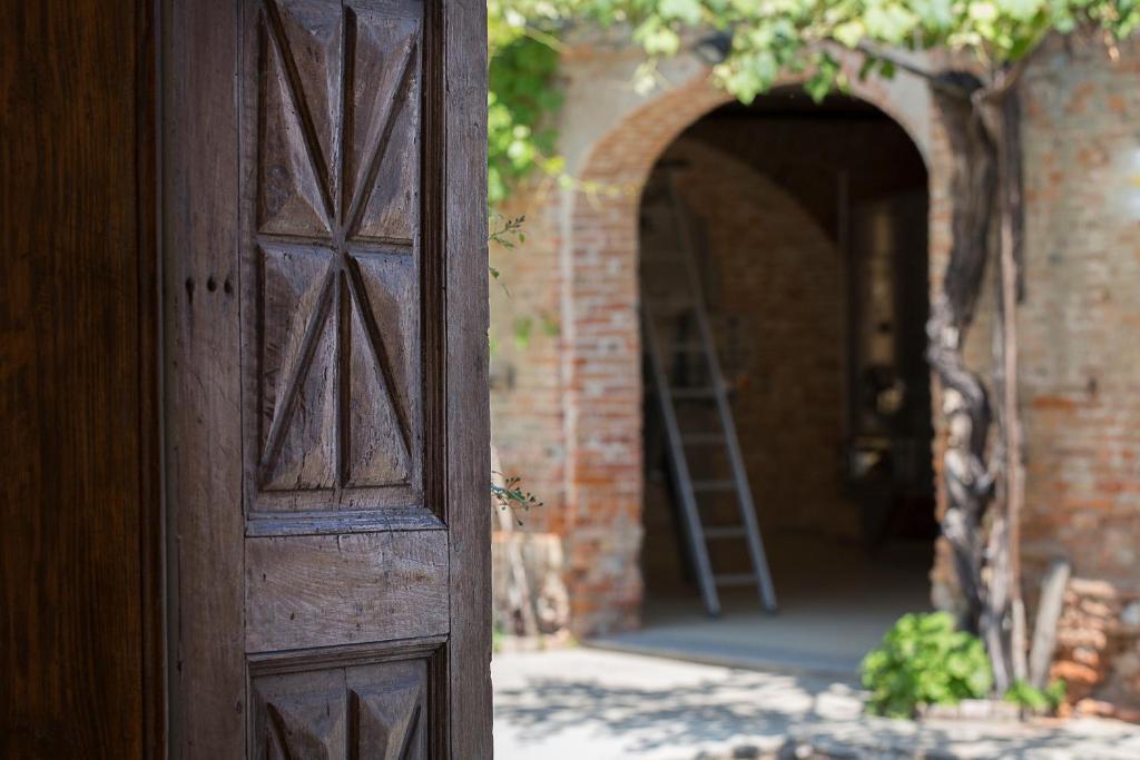 Marchesi Alfieri - Cantine E Ospitalita San Martino Alfieri Exterior foto